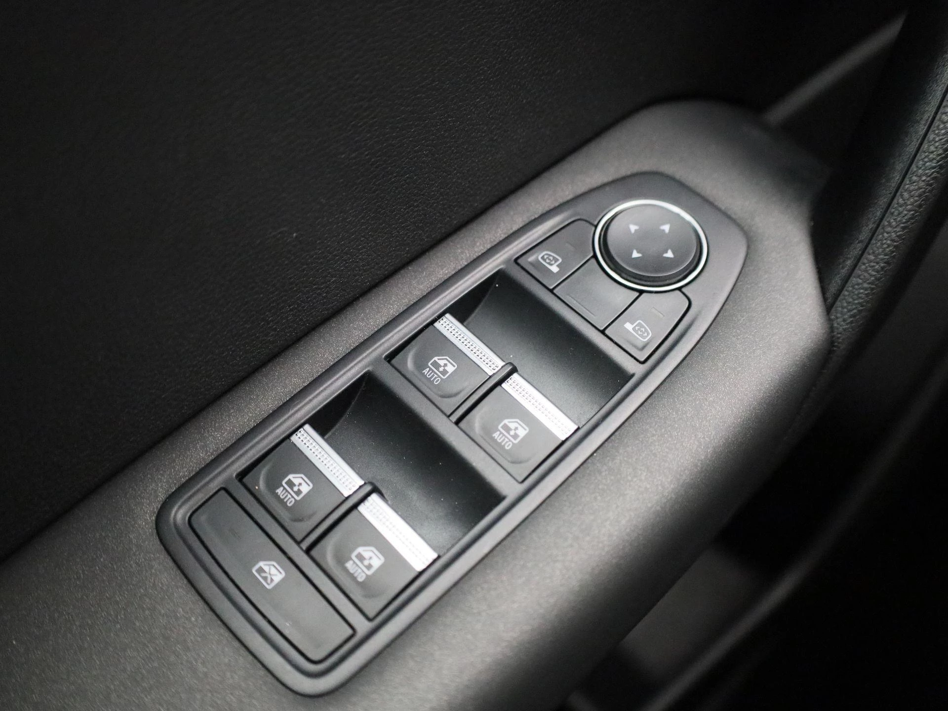 Renault-Captur-image-12