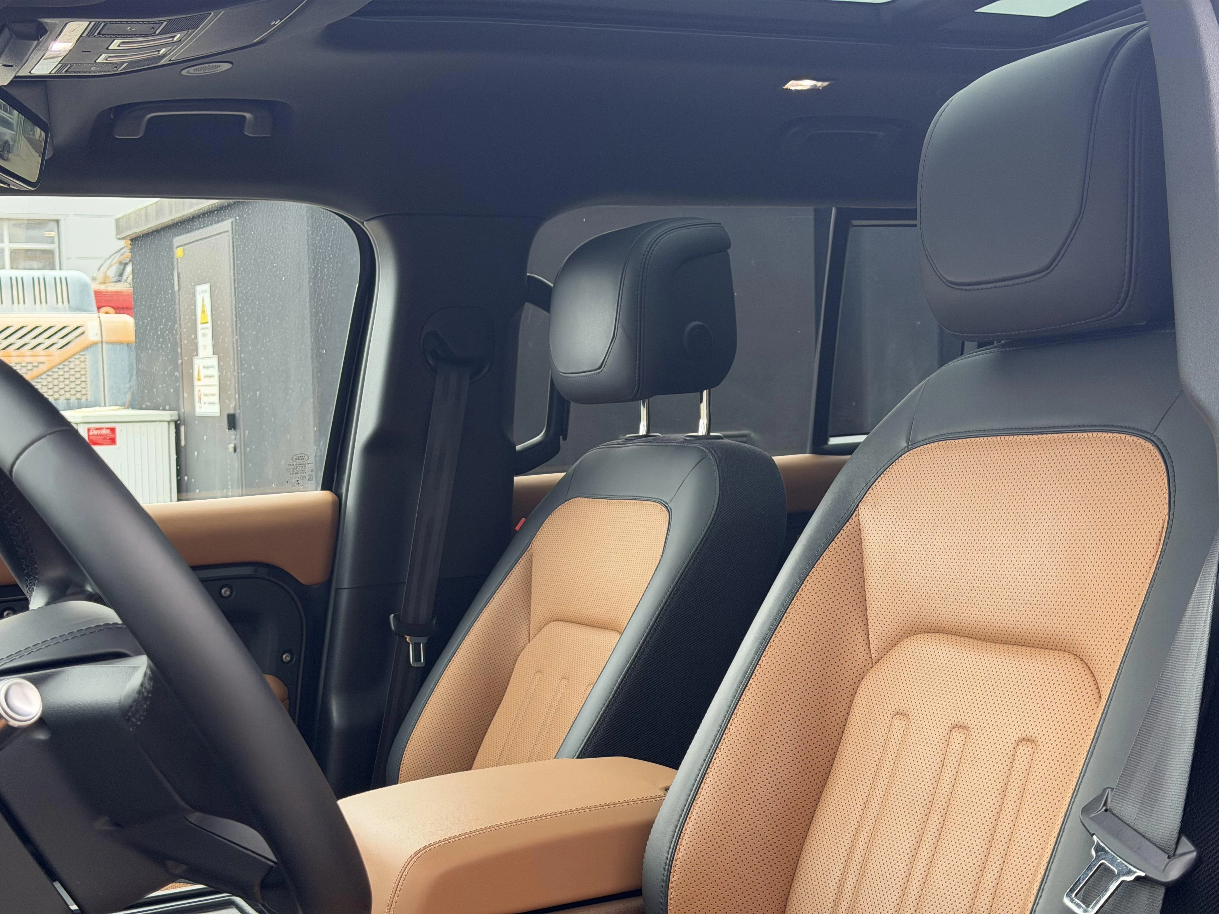 Land Rover Defender P400 XS Edition