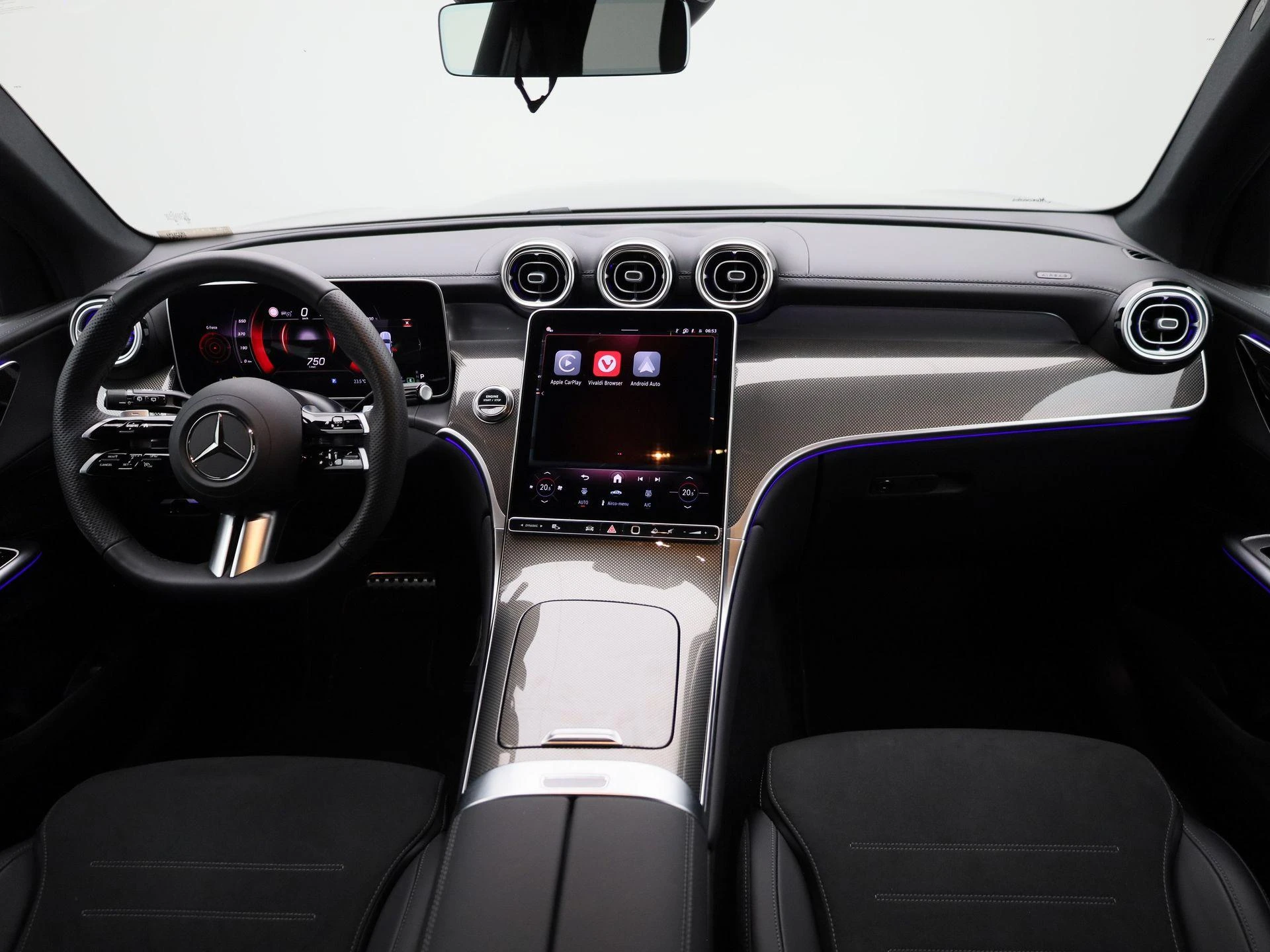 Mercedes-Benz-GLC-image-41