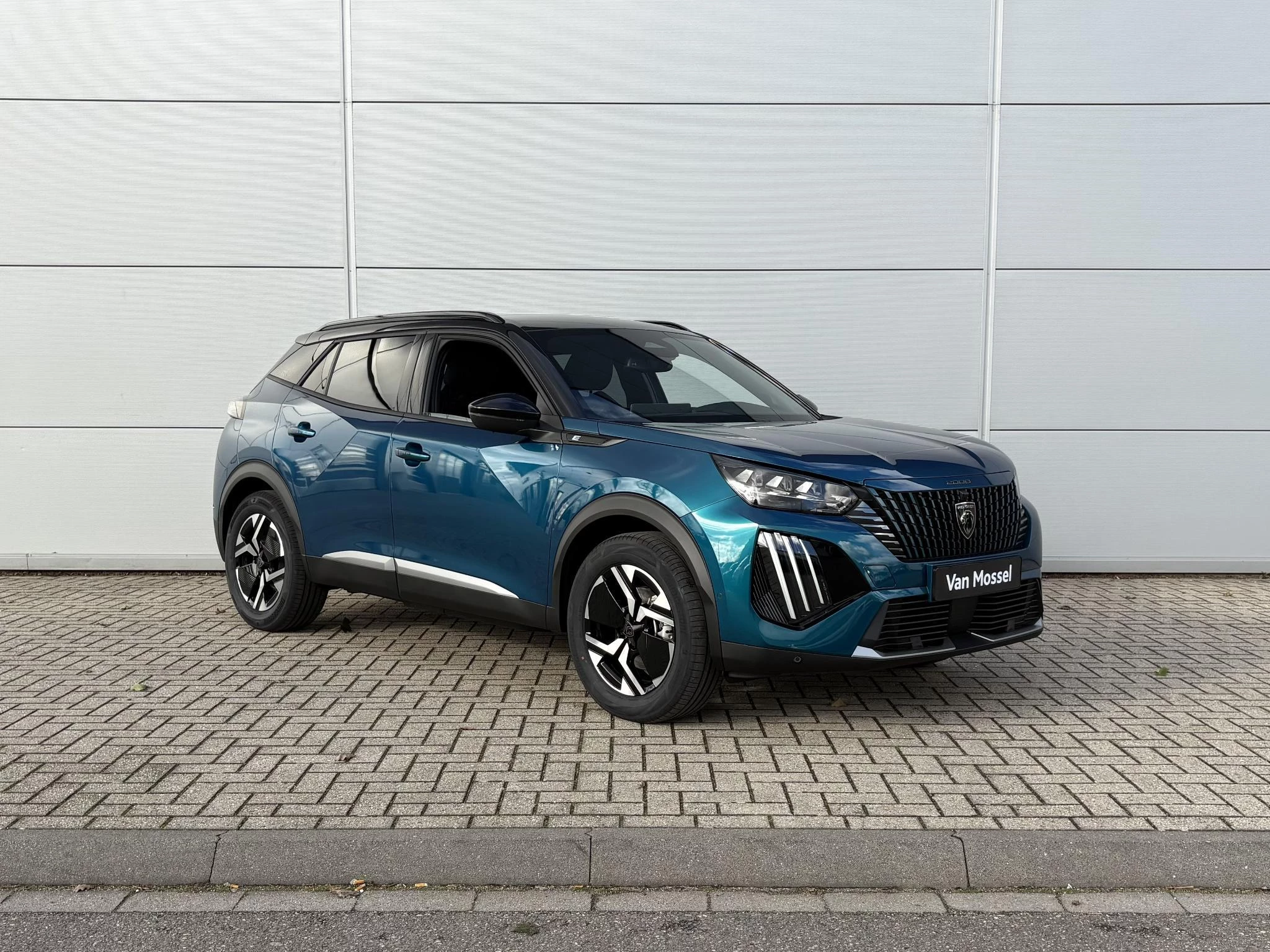 Peugeot-e-2008-image-7