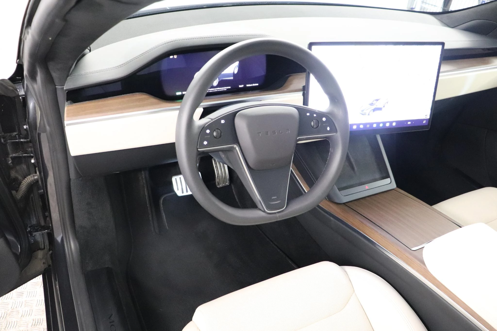 Tesla-Model S-image-13