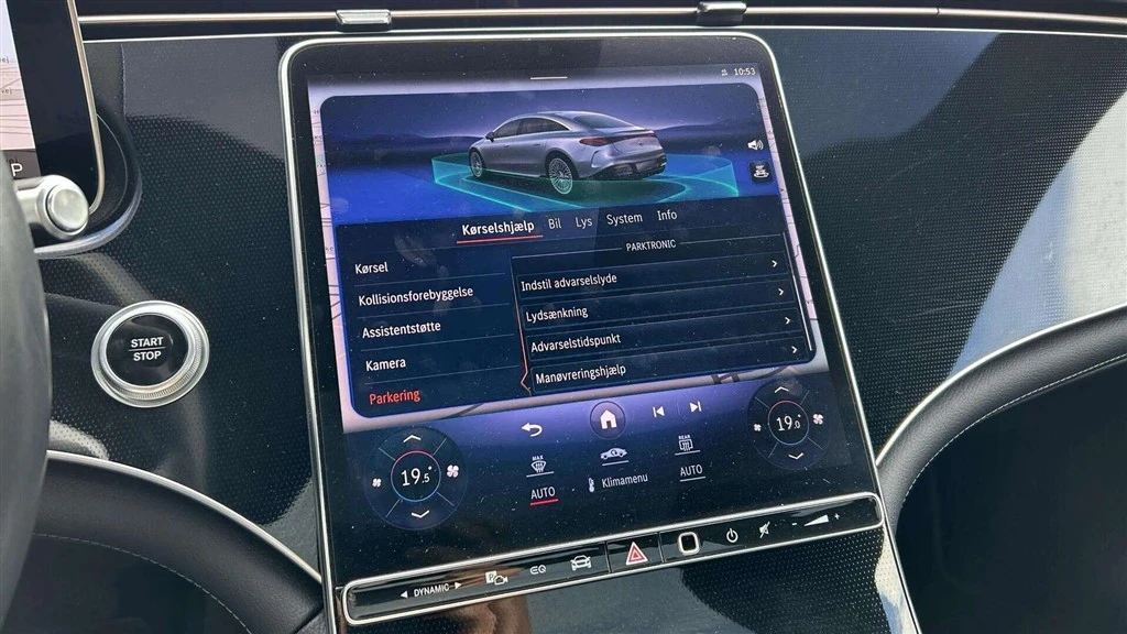 Mercedes-Benz-EQS-image-22
