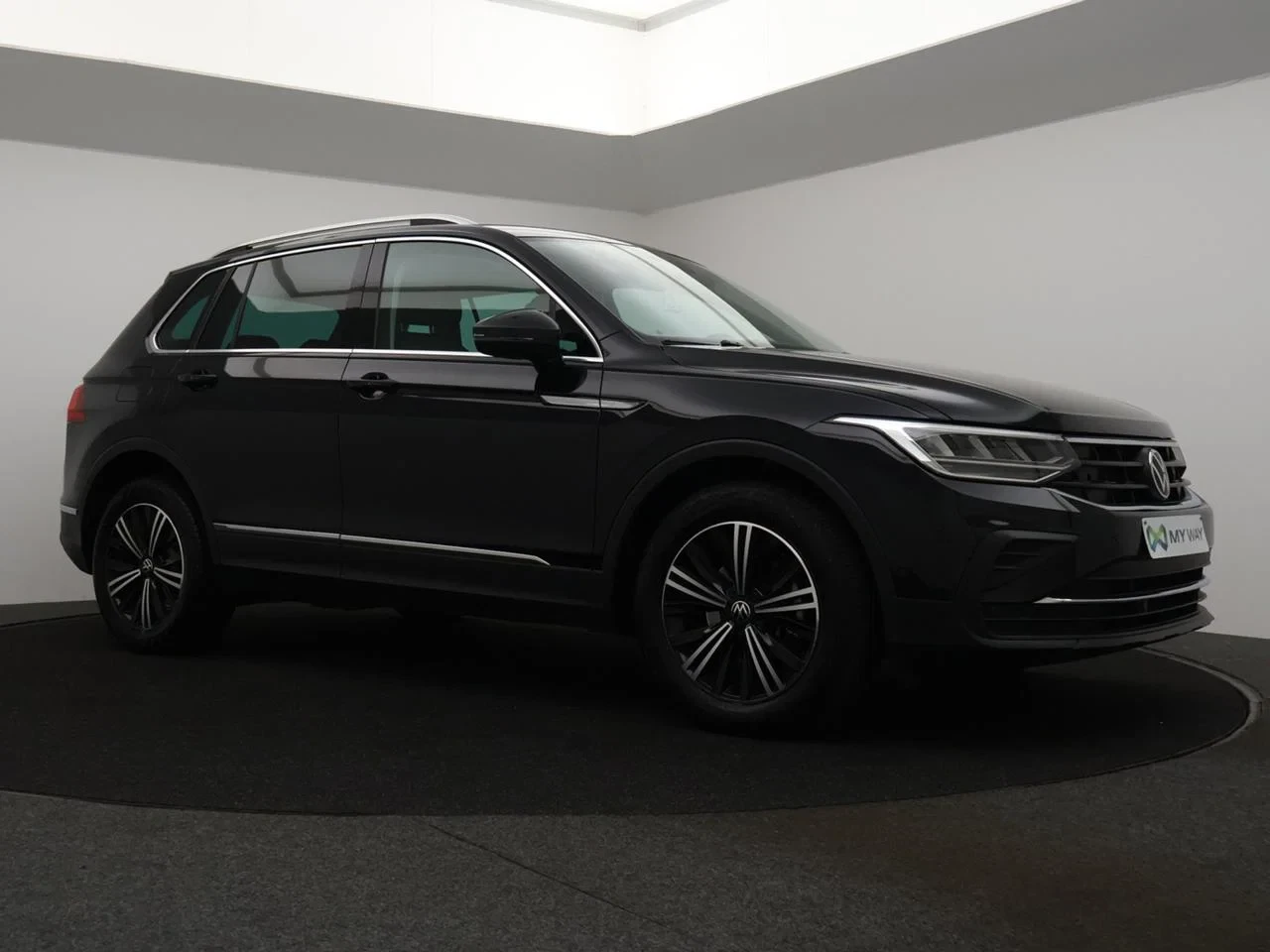 Volkswagen-Tiguan-image-5