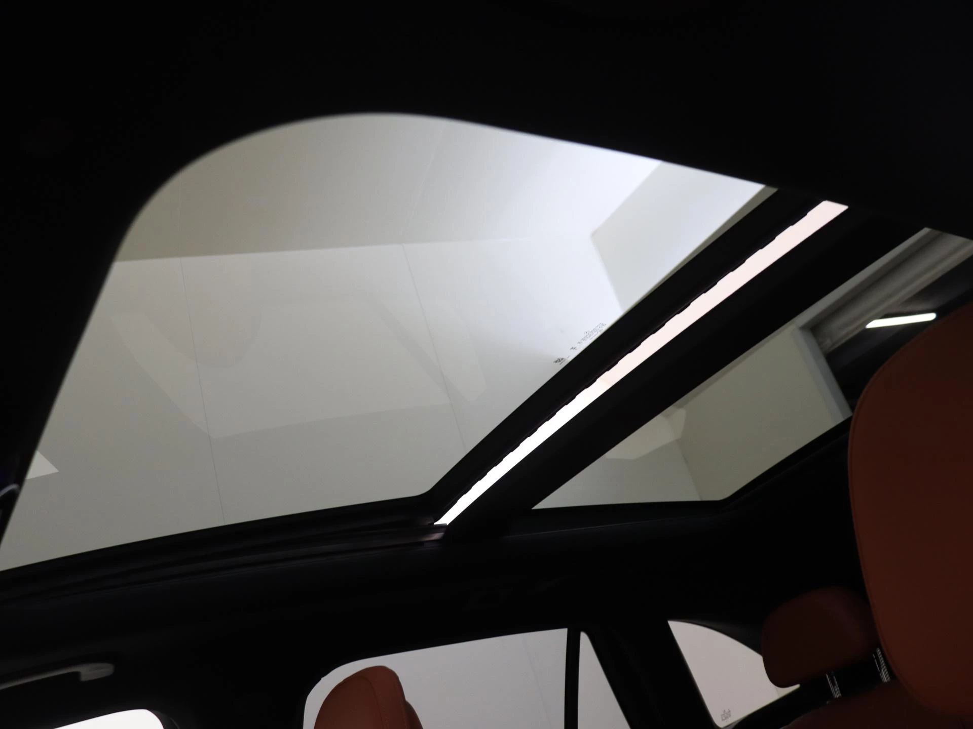 Mercedes-Benz-GLC-image-26