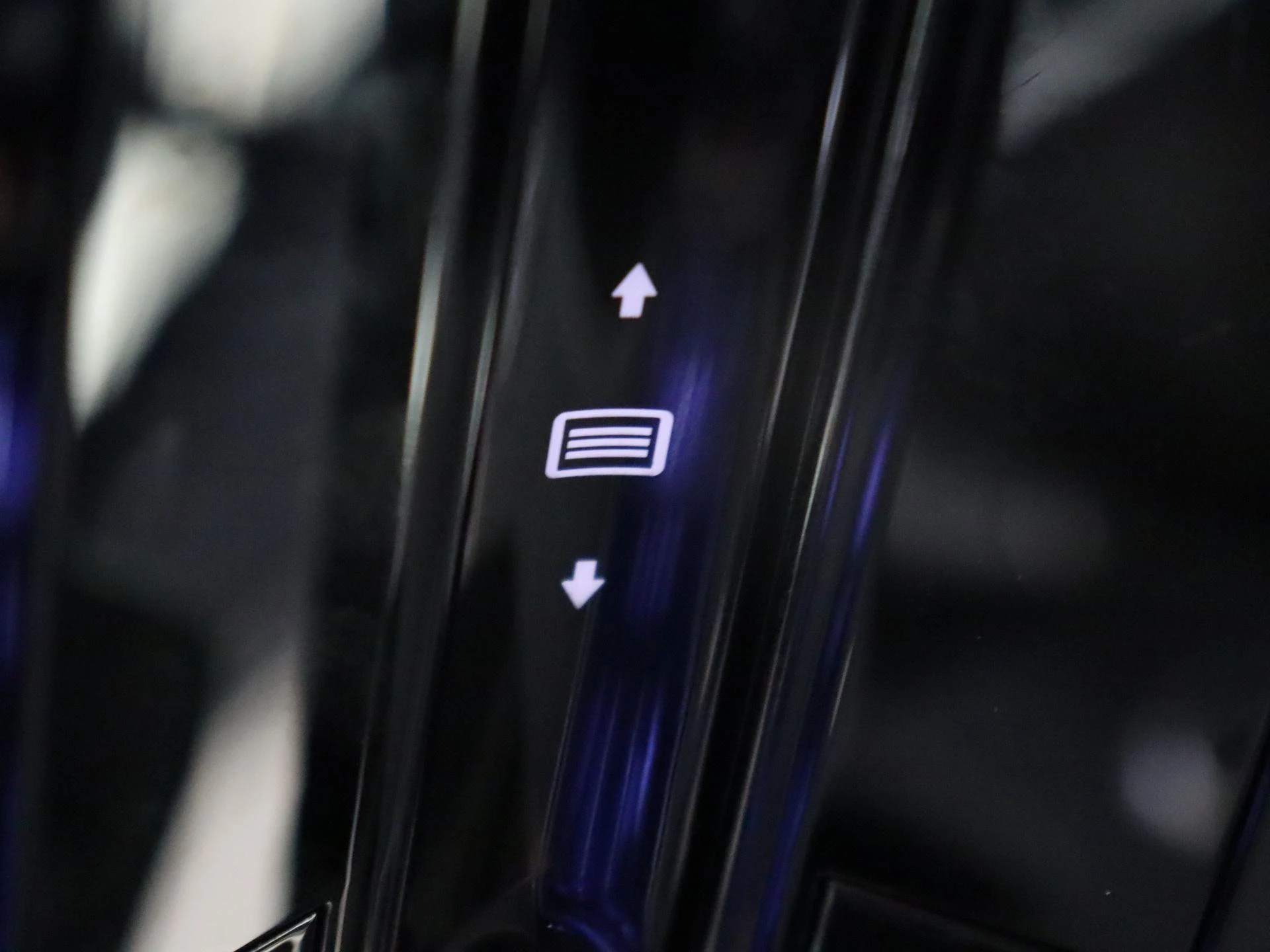Mercedes-Benz-EQE-image-23