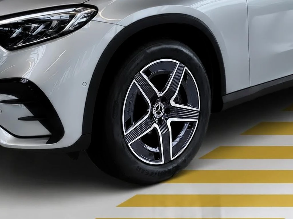 Mercedes-Benz-GLC 300 d-image-5