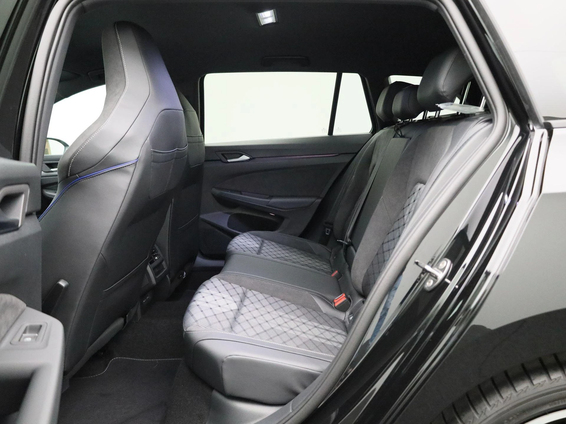 Volkswagen Golf - 12