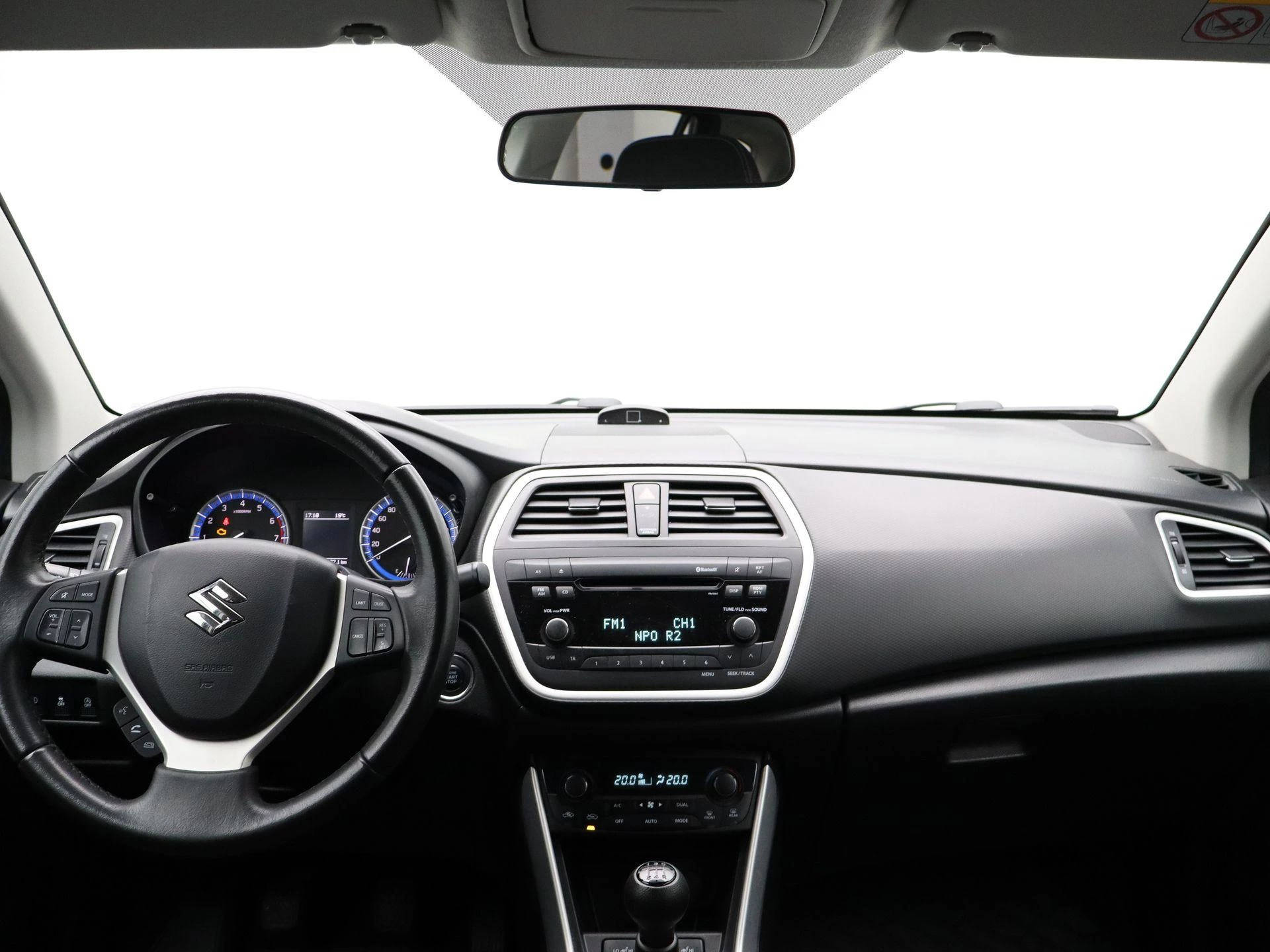 Suzuki-S-Cross-image-38