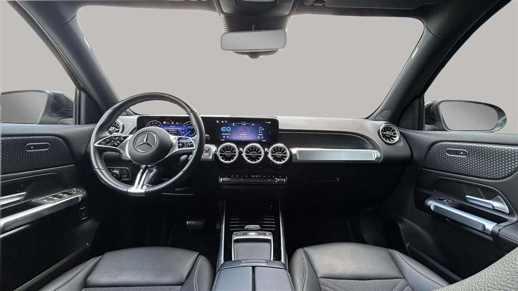 Mercedes-Benz-EQB-image-12