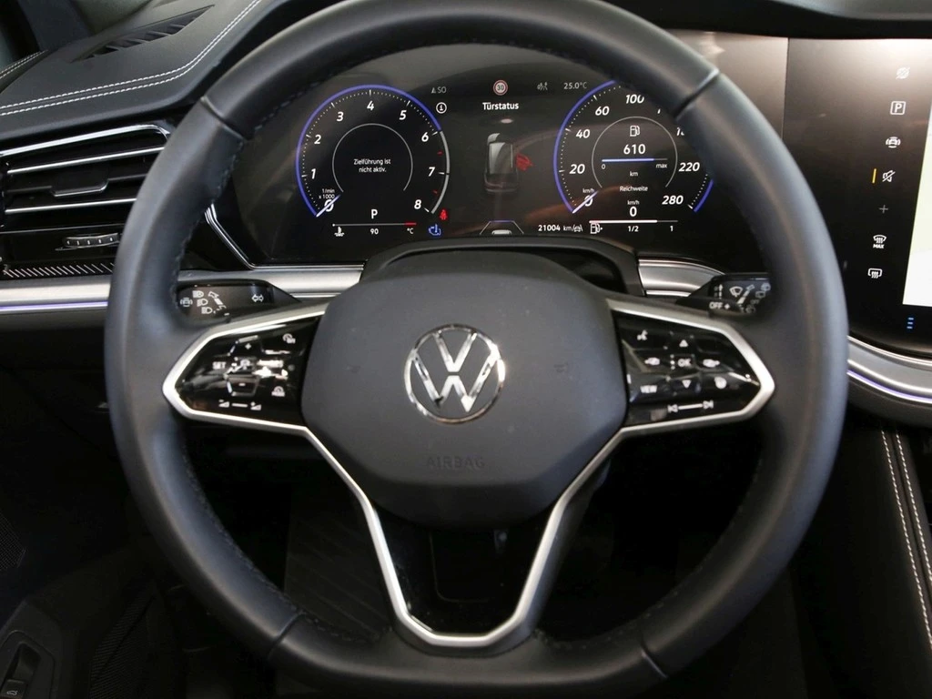 Volkswagen-Touareg-image-14