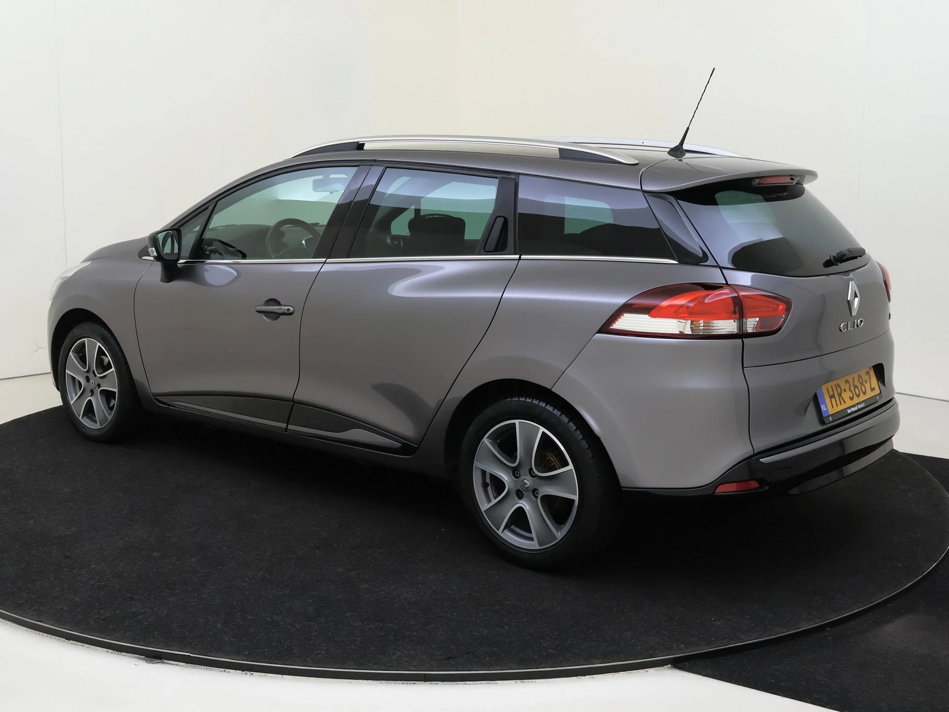 Renault-Clio-image-2