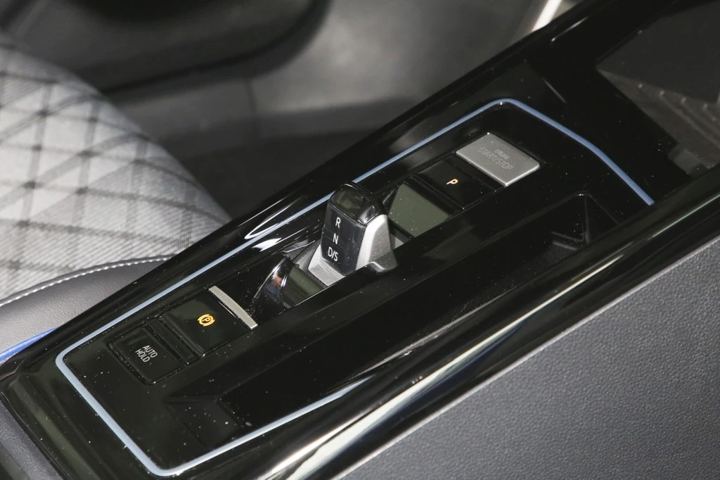 Volkswagen-Golf-image-9