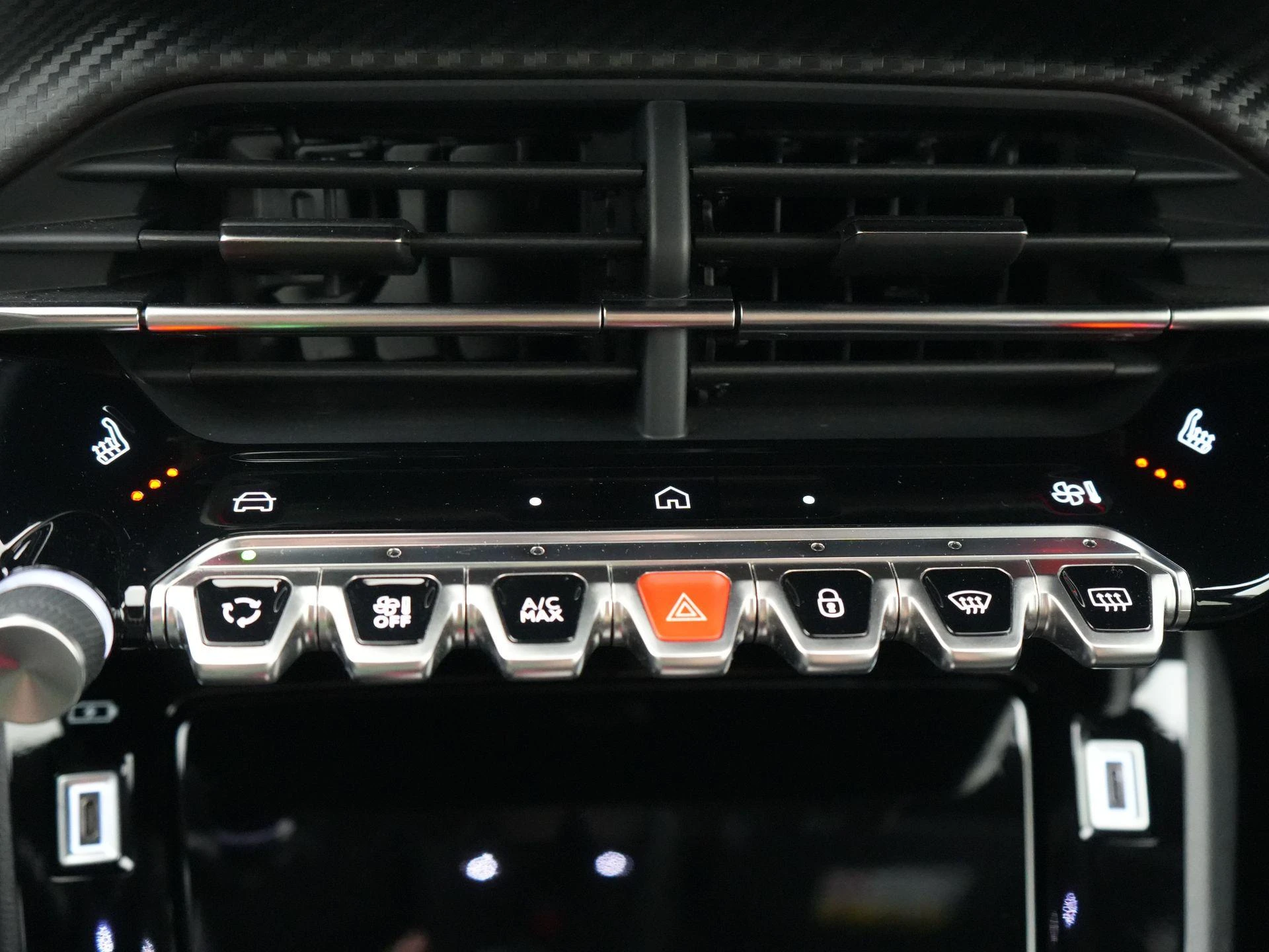 Peugeot-208-image-23