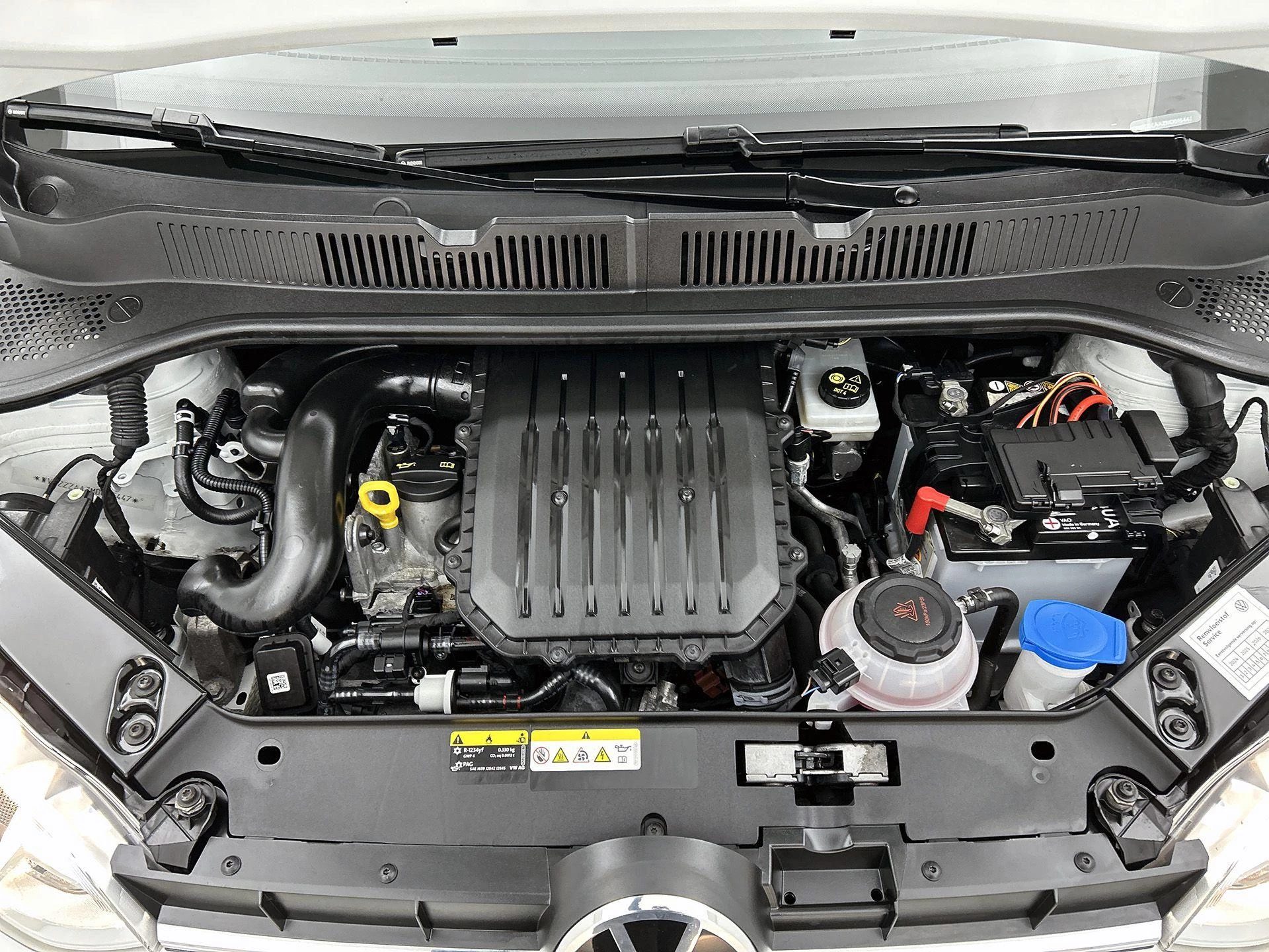 Volkswagen-up!-image-14