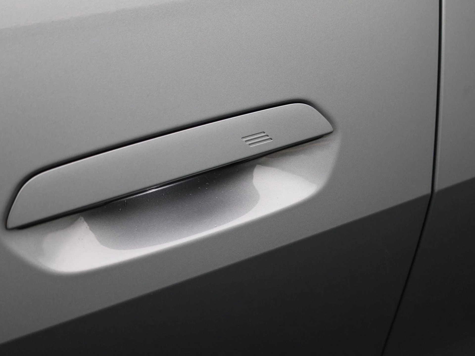 BMW-i4-image-15