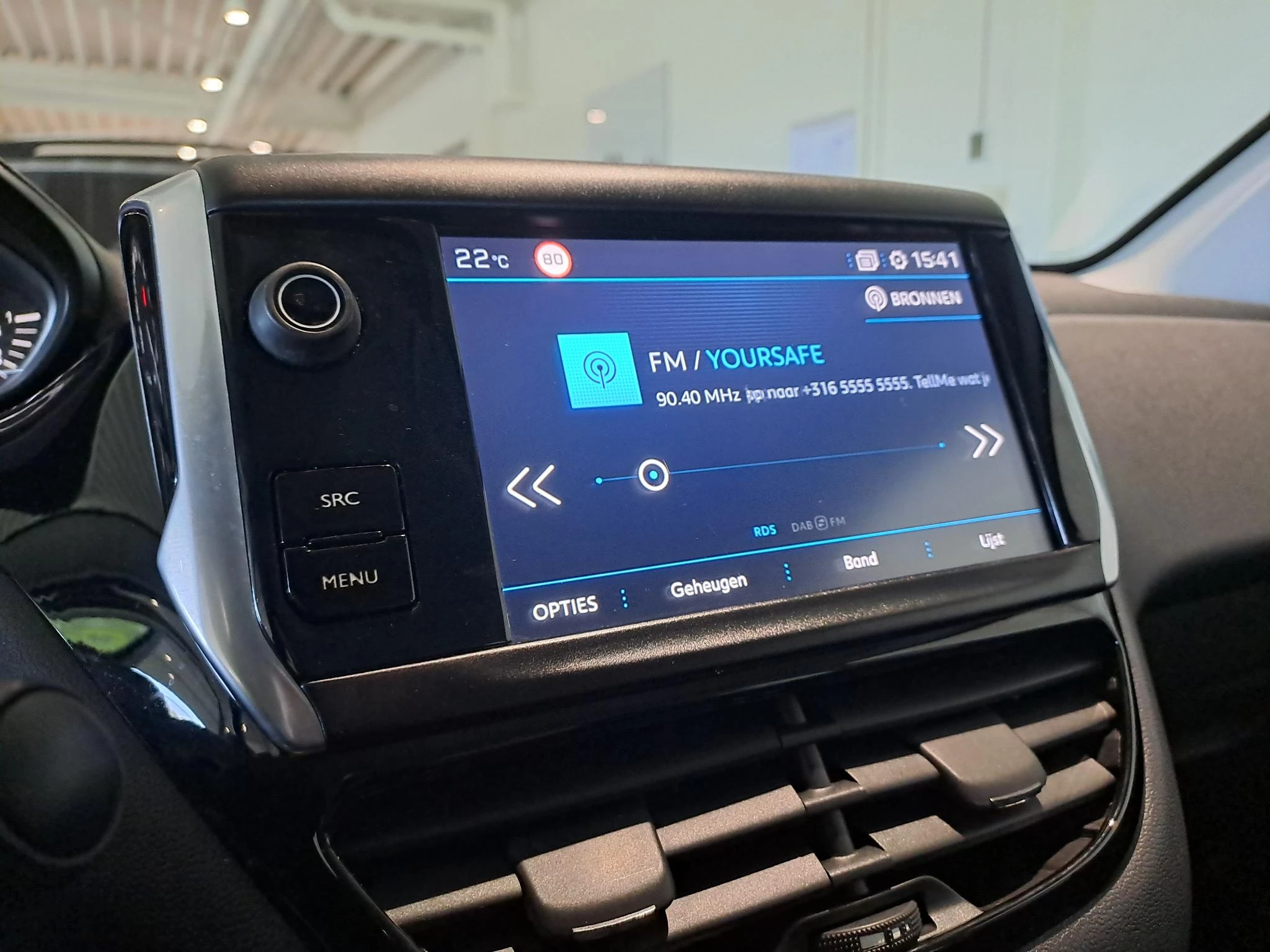 Peugeot-208-image-20