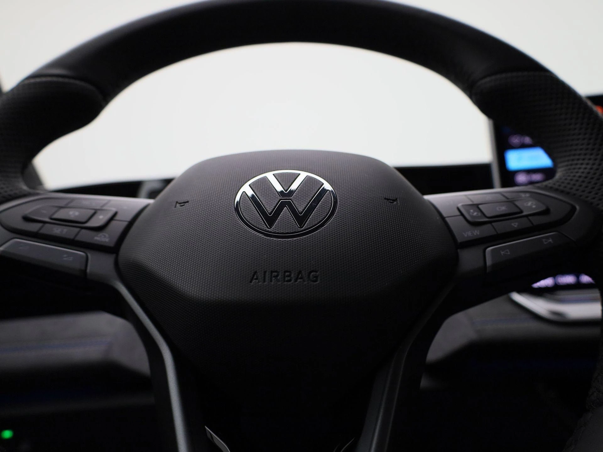 Volkswagen-Tiguan-image-33