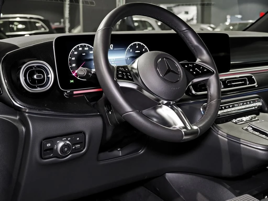 Mercedes-Benz-V-Klasse 300-image-9