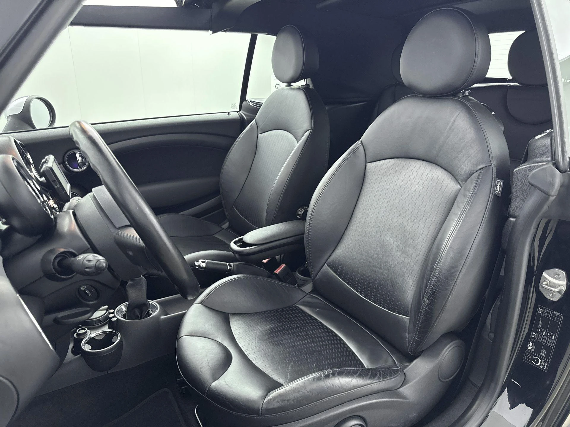 MINI-Cooper Cabrio-image-20