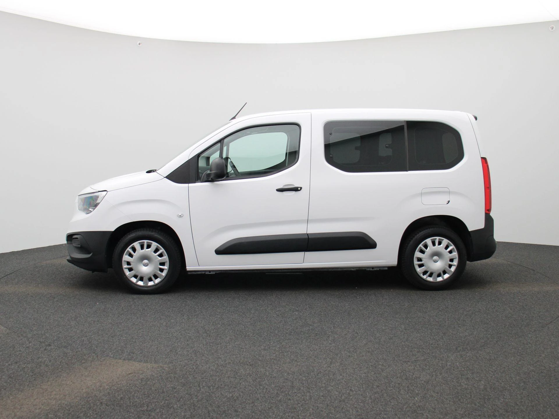 Opel-Combo Life-image-4