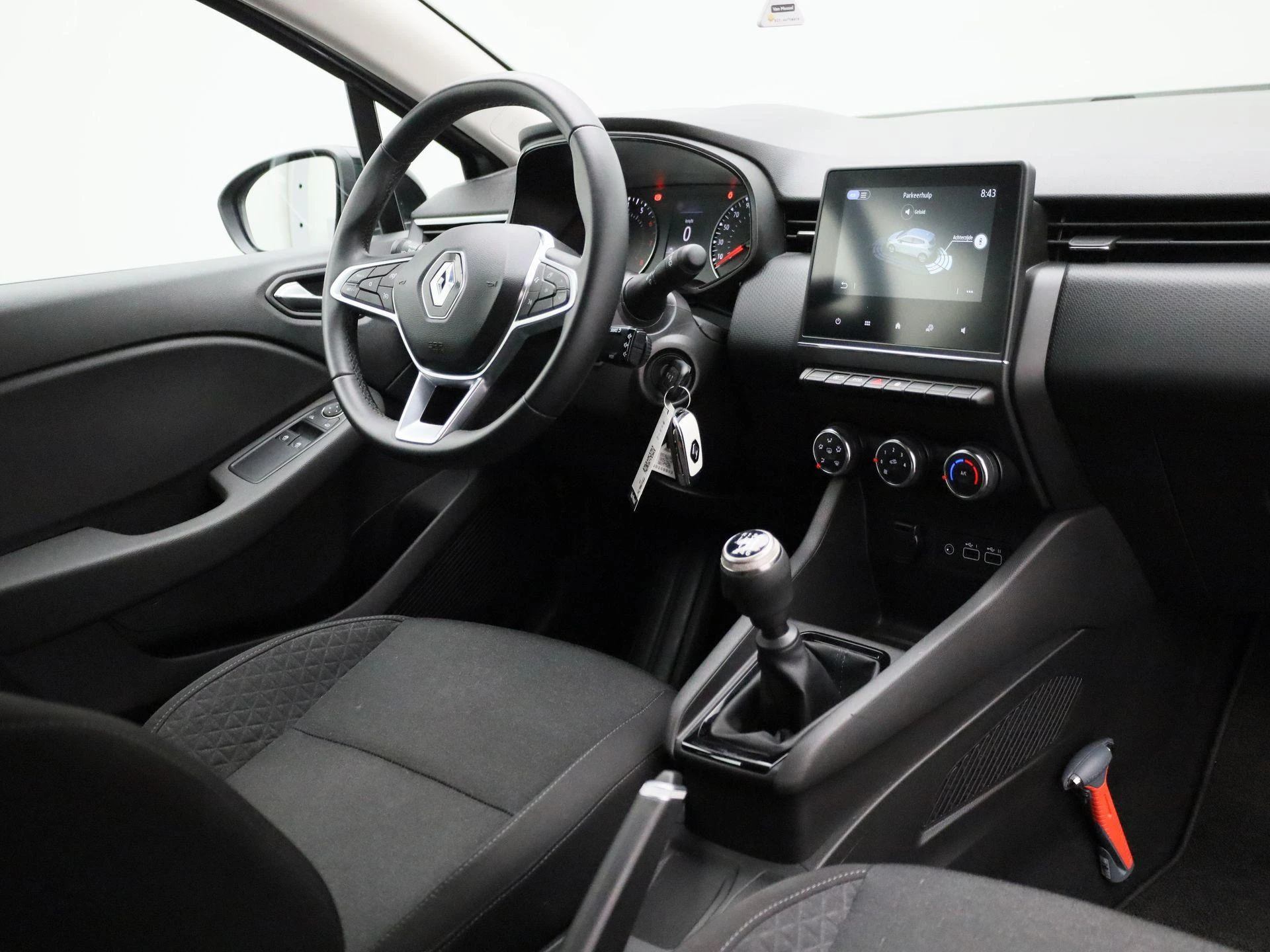 Renault-Clio-image-32