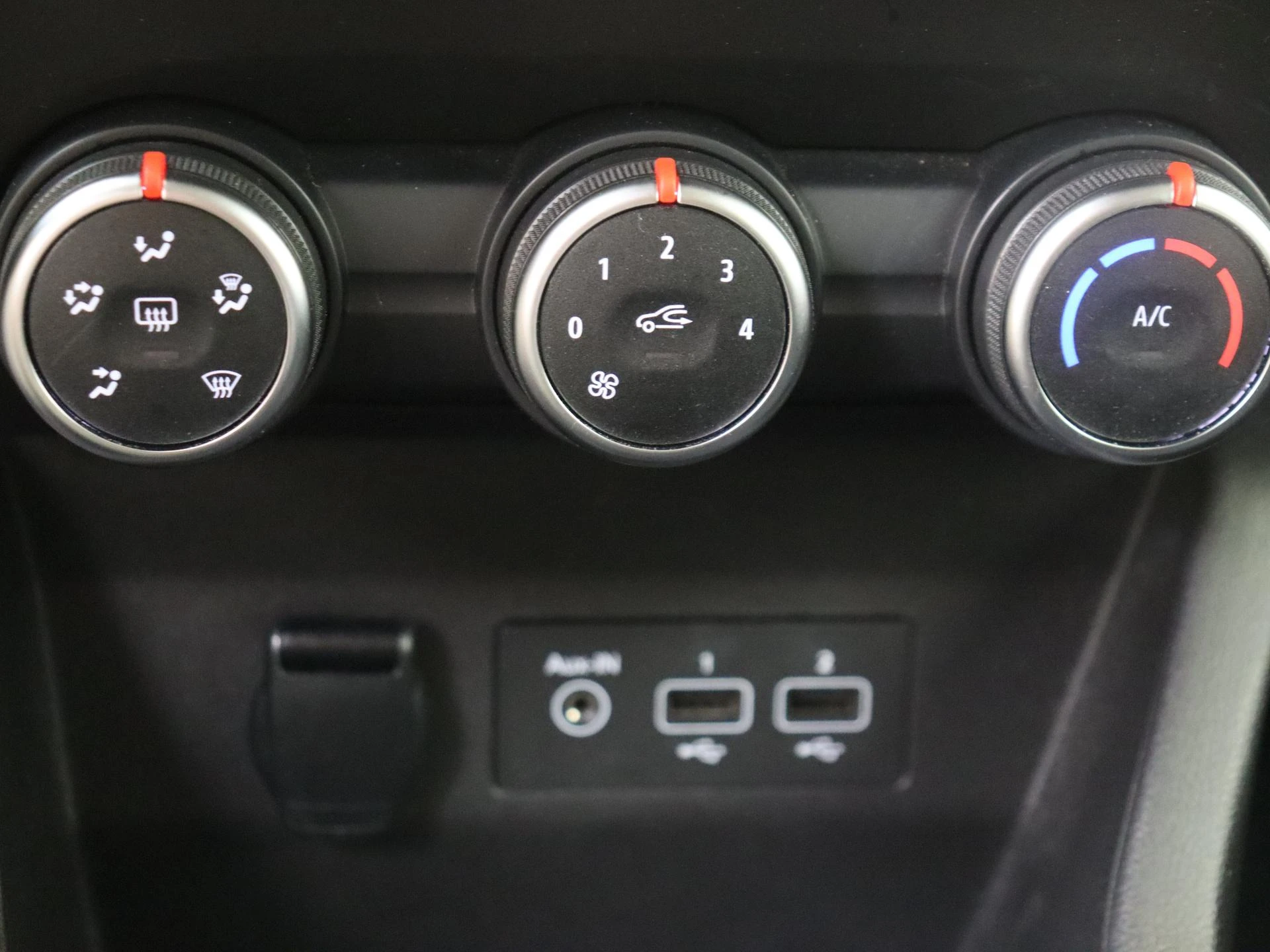 Renault-Clio-image-17
