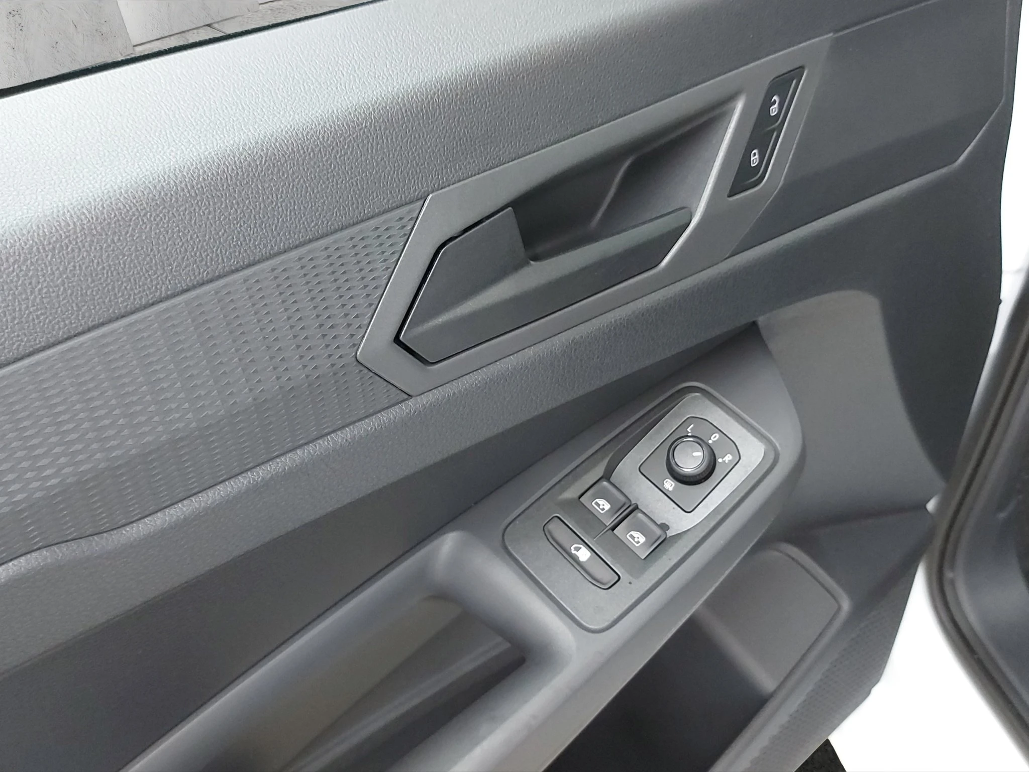 Ford-Transit Connect-image-16