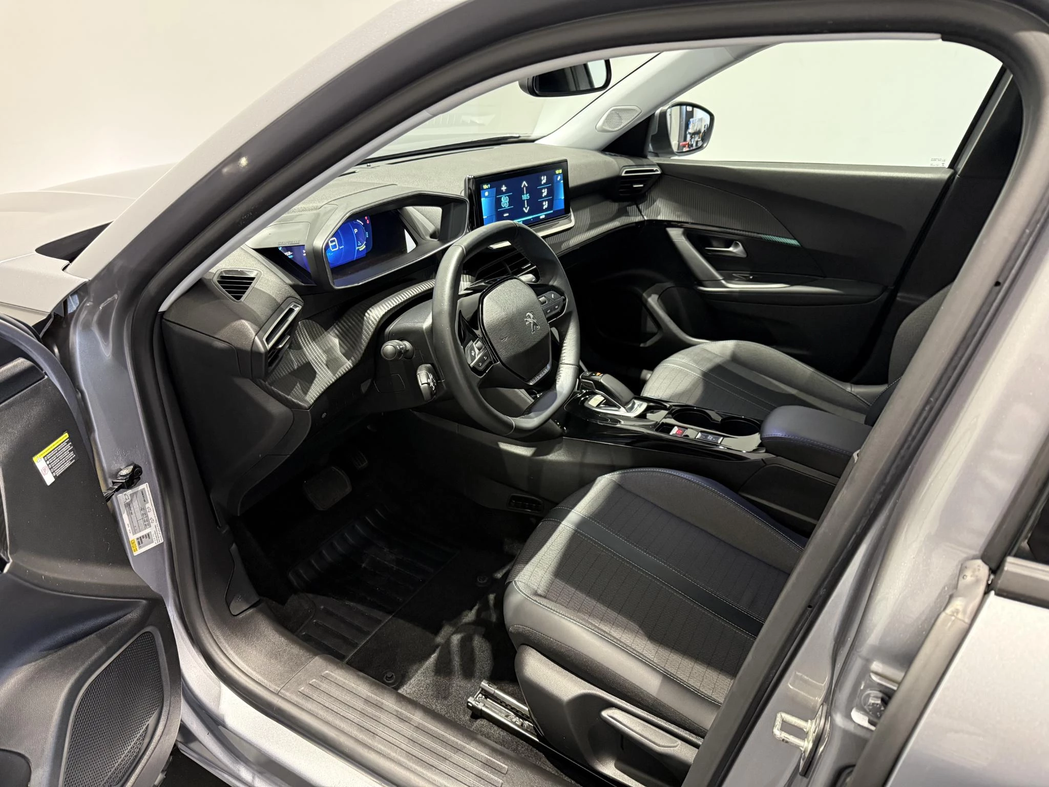 Peugeot-e-2008-image-6