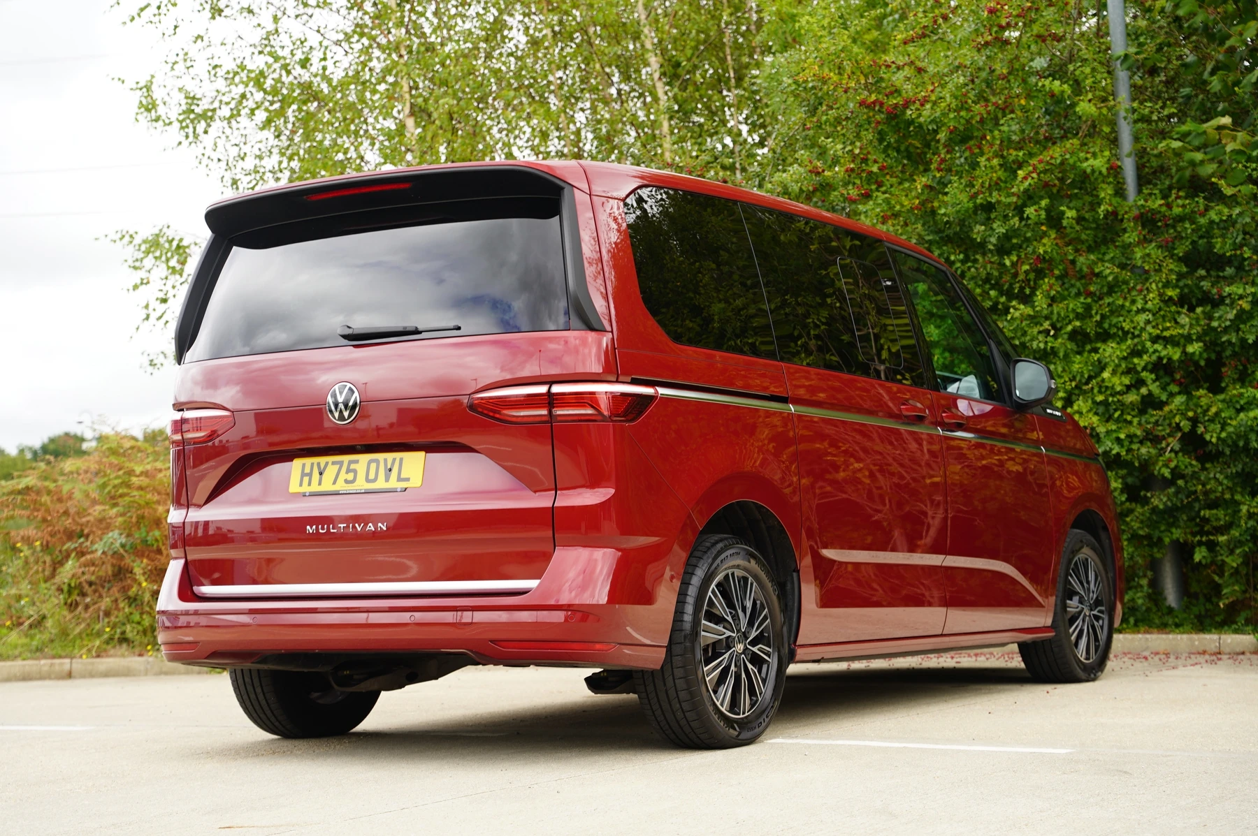 Volkswagen-Multivan-image-14