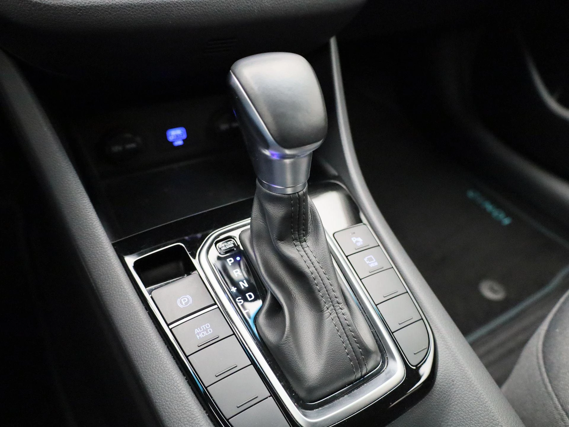 Hyundai-IONIQ-image-21
