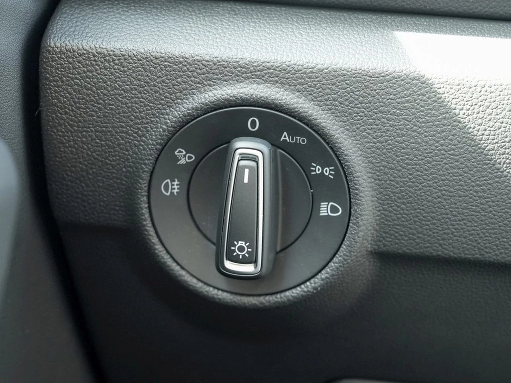 Volkswagen T-Roc 1.5 TSI DSG Style *AHK*LED*Standhzg*Navi*App-Connect*ACC*PDC*Lane-Assist*Front-Assist*Sitzhzg.