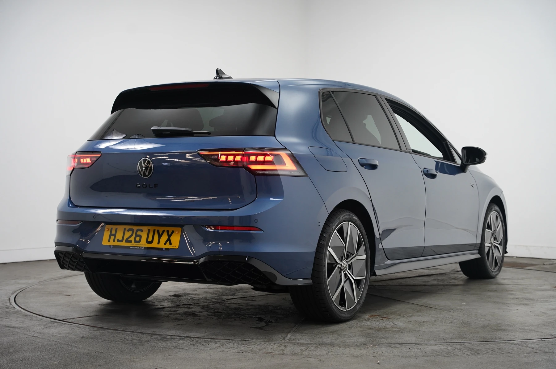 Volkswagen-Golf-image-13