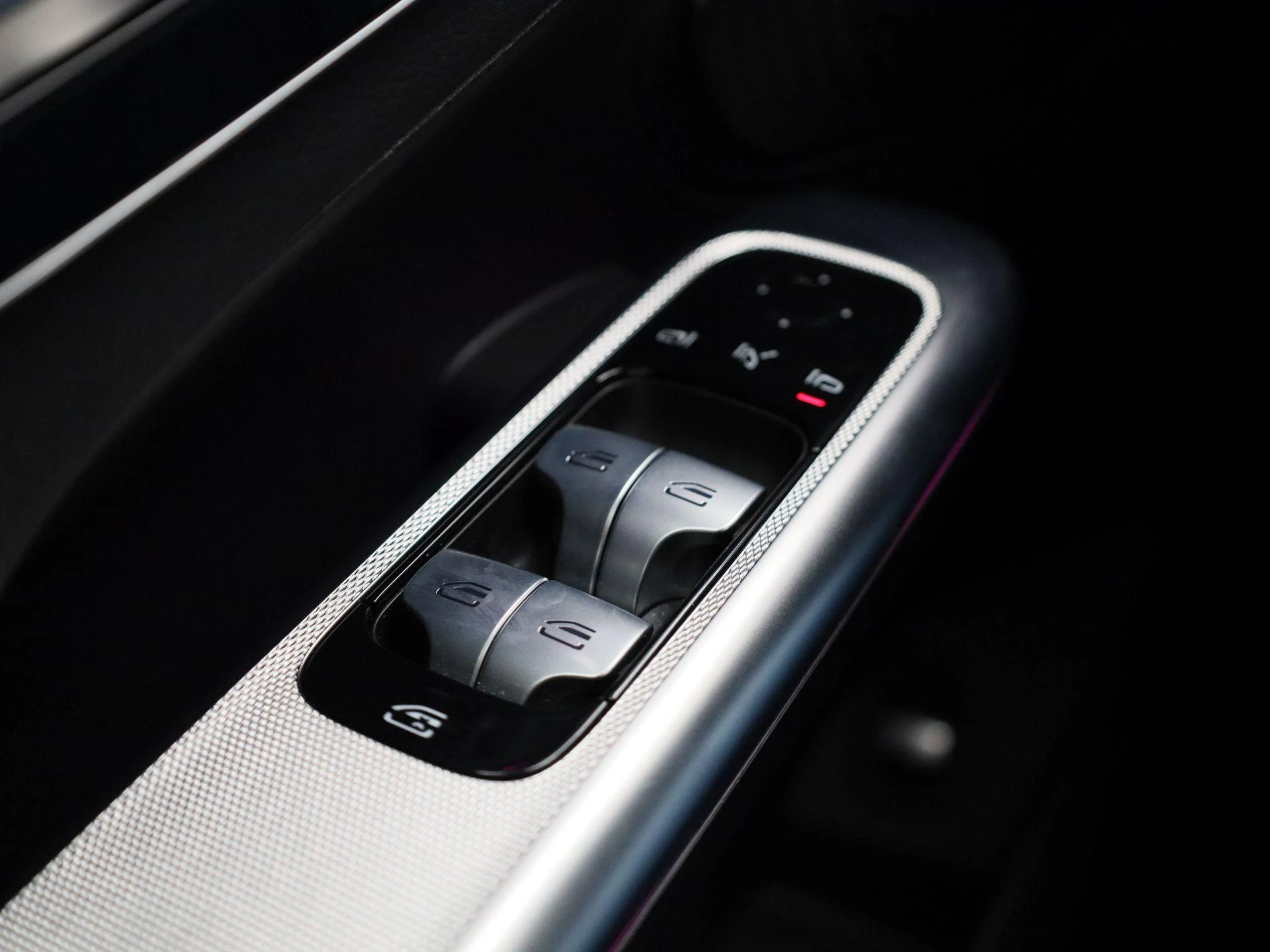 Mercedes-Benz-GLC-image-32