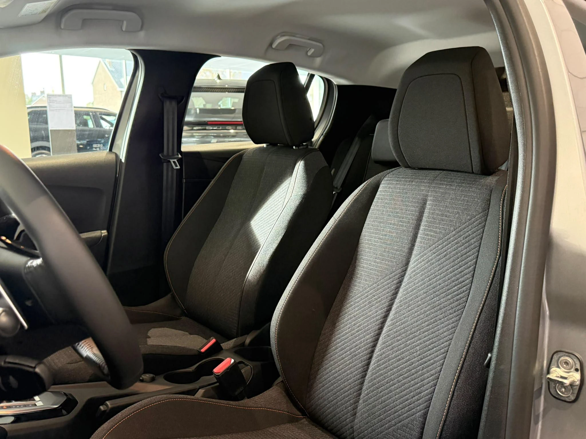 Peugeot-208-image-6