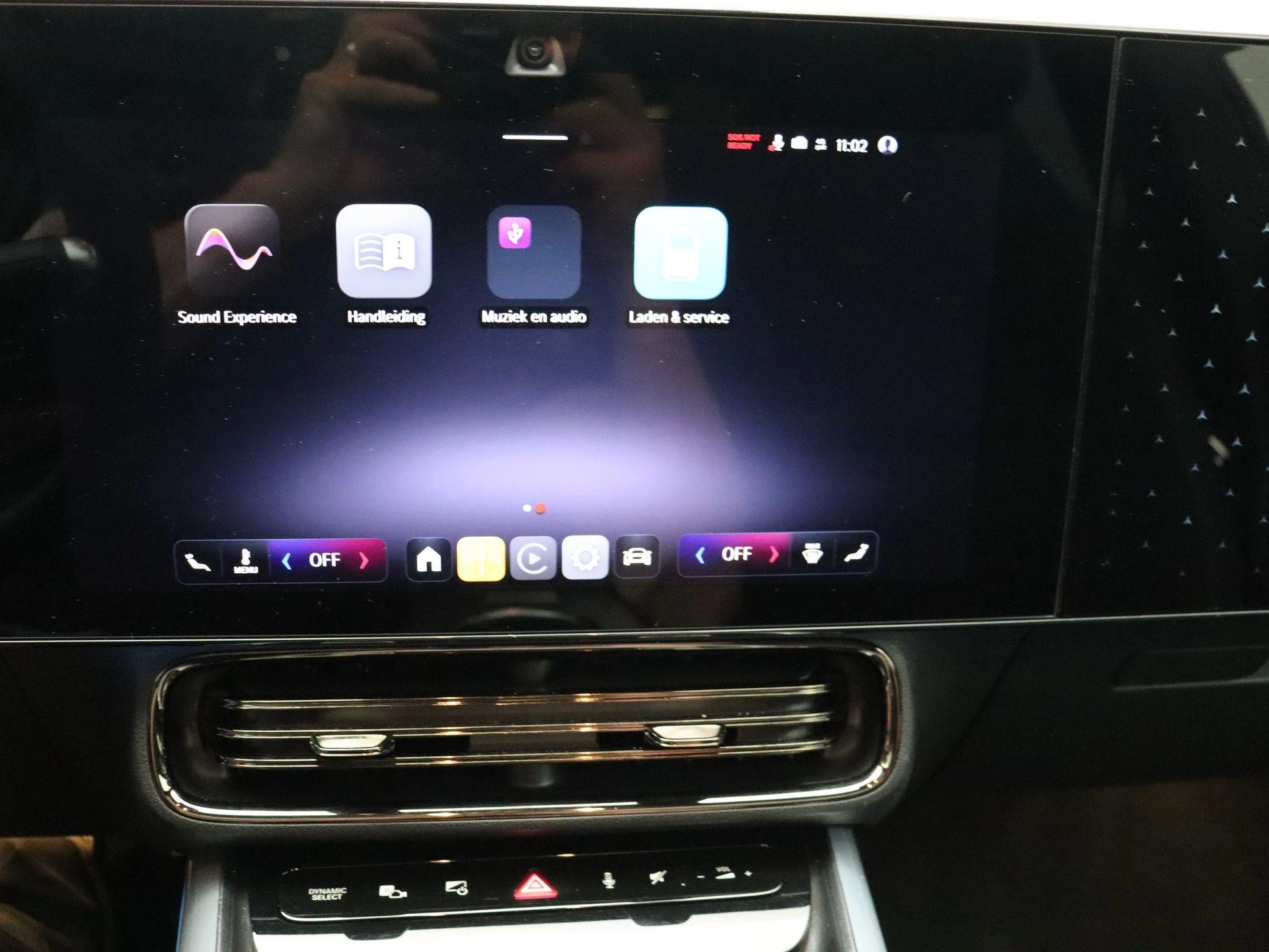 Mercedes-Benz-CLA-image-18