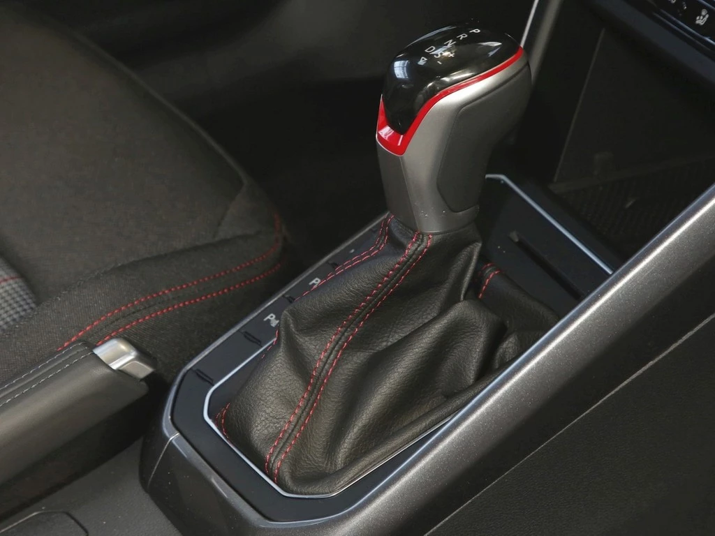 Volkswagen-Polo-image-9
