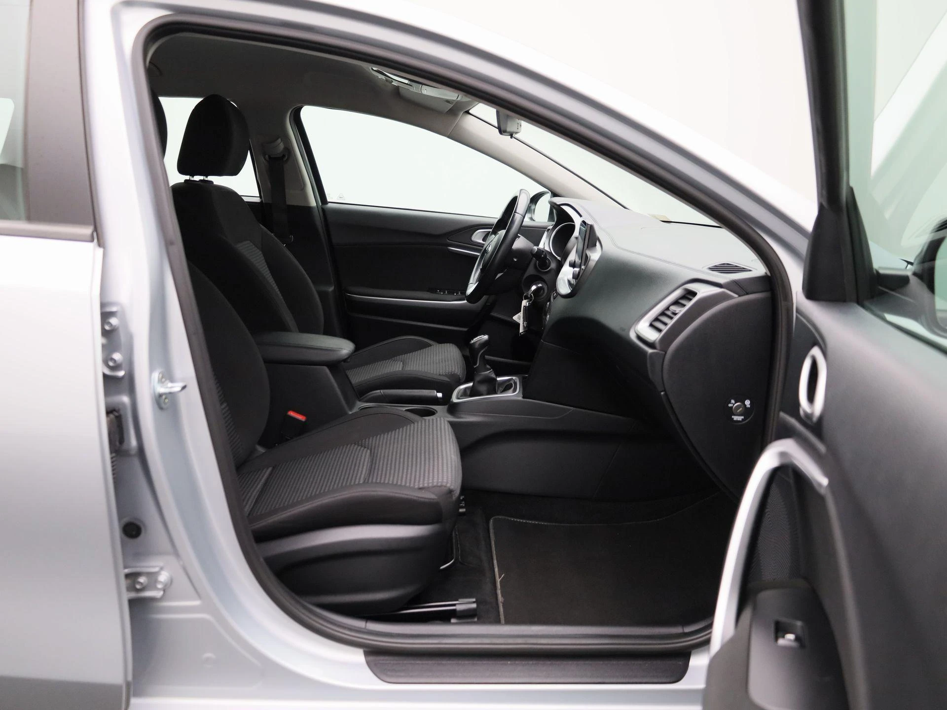 Kia-Ceed Sportswagon-image-30