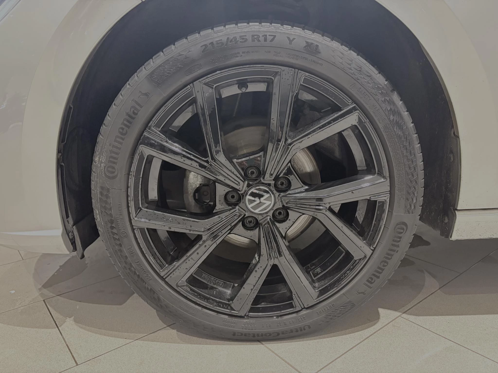 Volkswagen-Polo-image-1