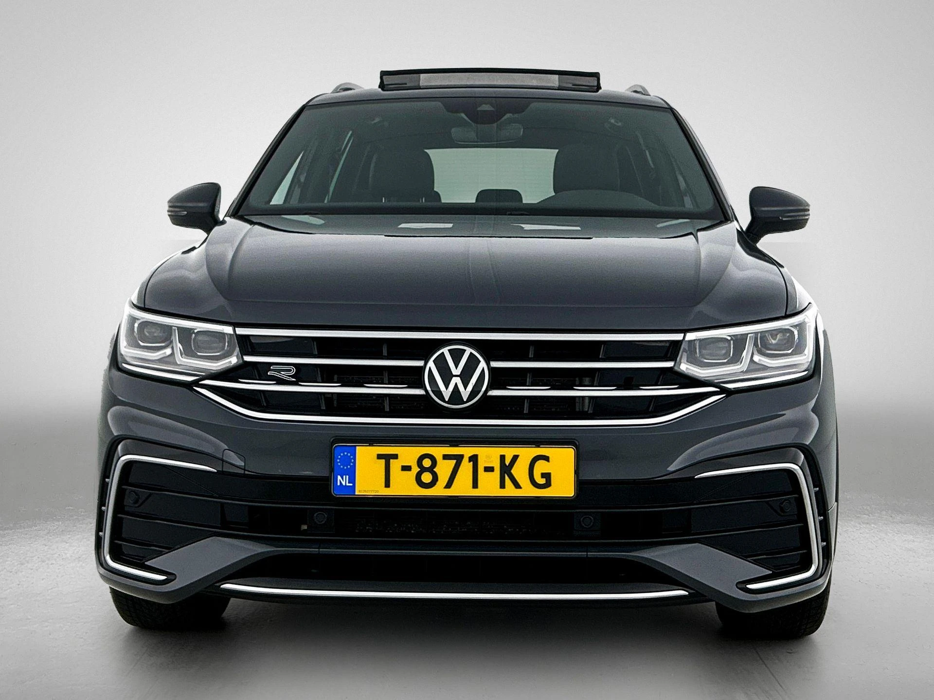 Volkswagen-Tiguan-image-4