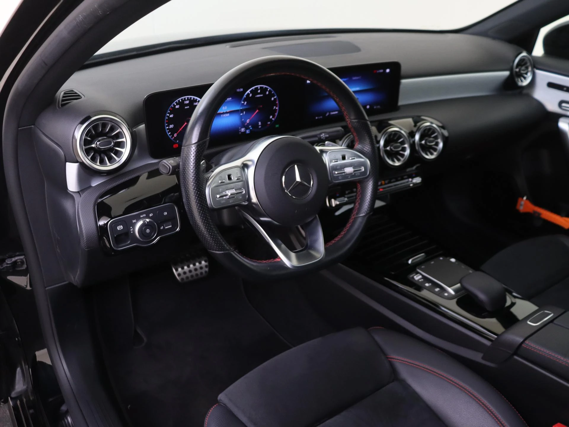 Mercedes-Benz-A-Klasse-image-12