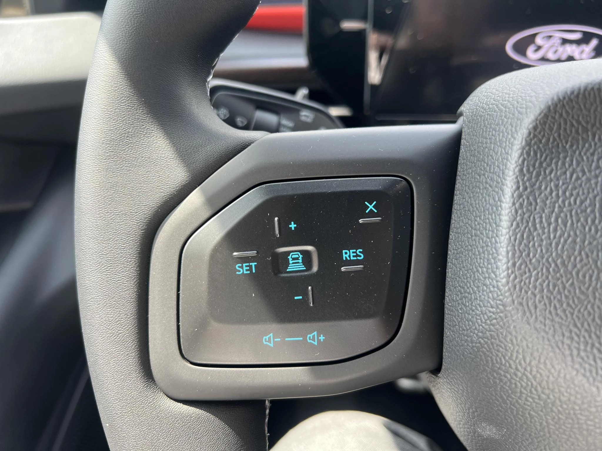 Ford Explorer Collection RWD