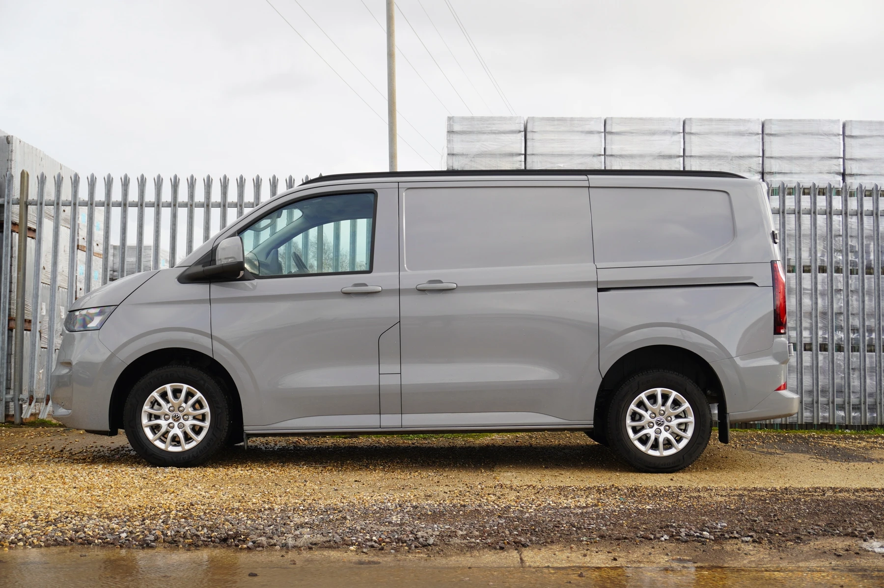 Volkswagen-Transporter-image-15