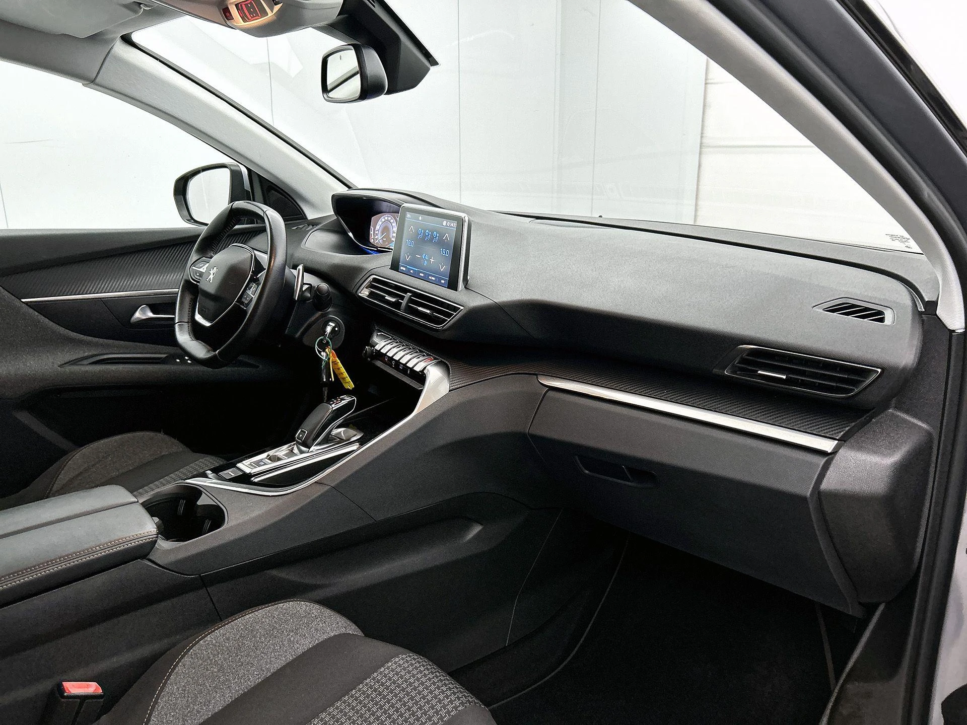 Peugeot 3008 1.2 PureTech Blue Lease Executive