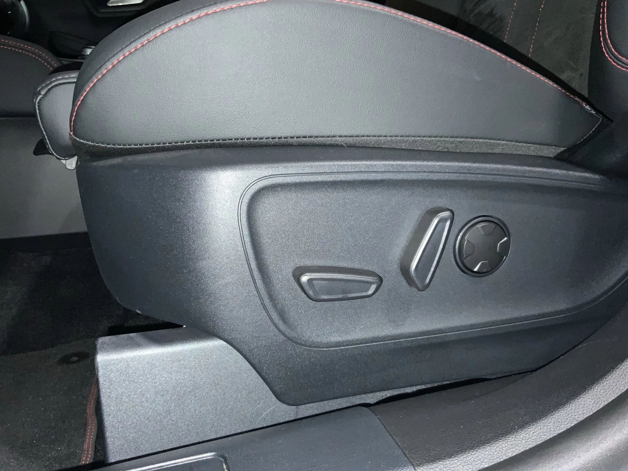 Ford Kuga ST-Line X Aut.*360GRAD*LED-MATRIX*NAVI*GRA*WINTER-PKT.