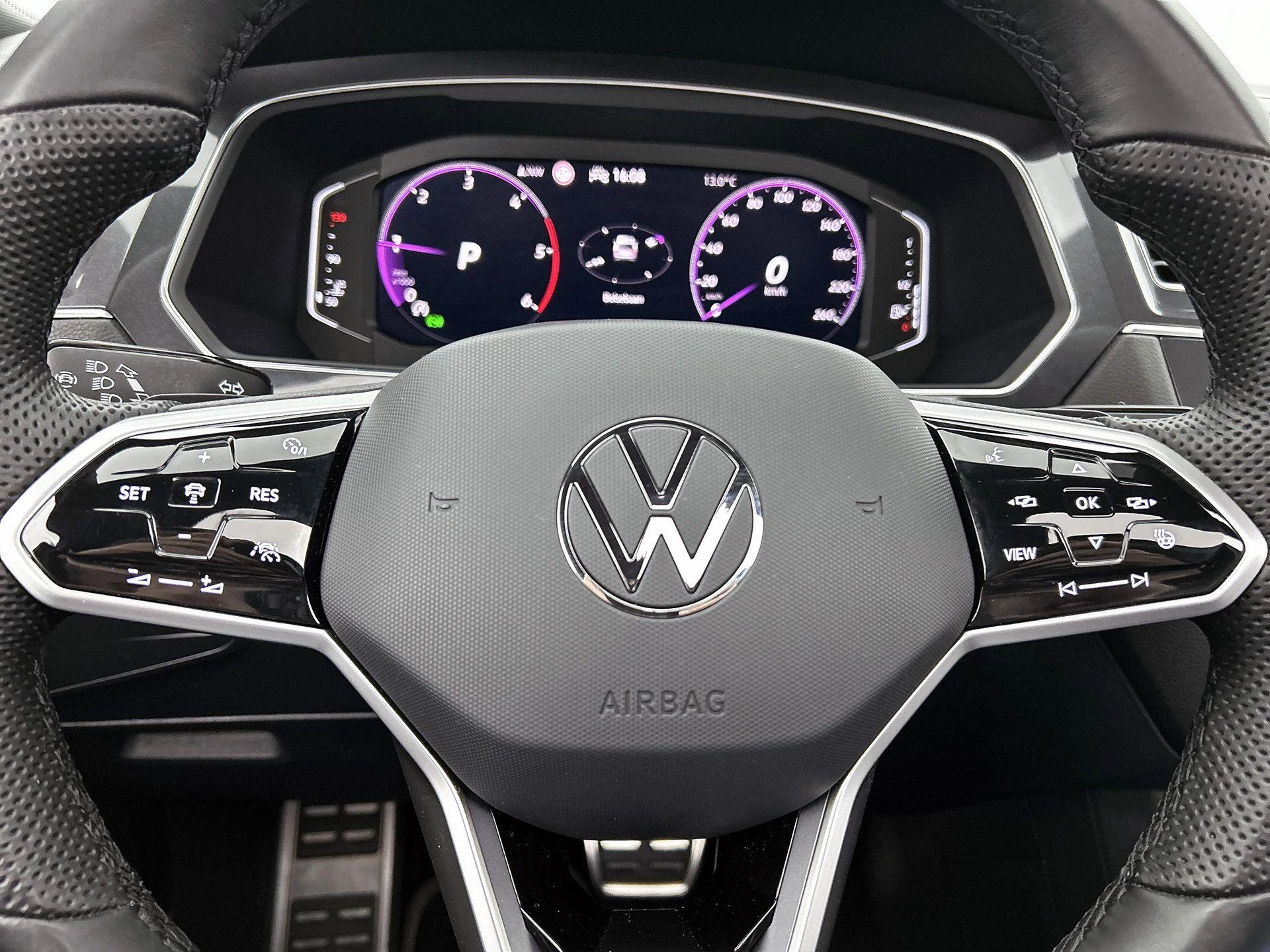 Volkswagen-Tiguan-image-41