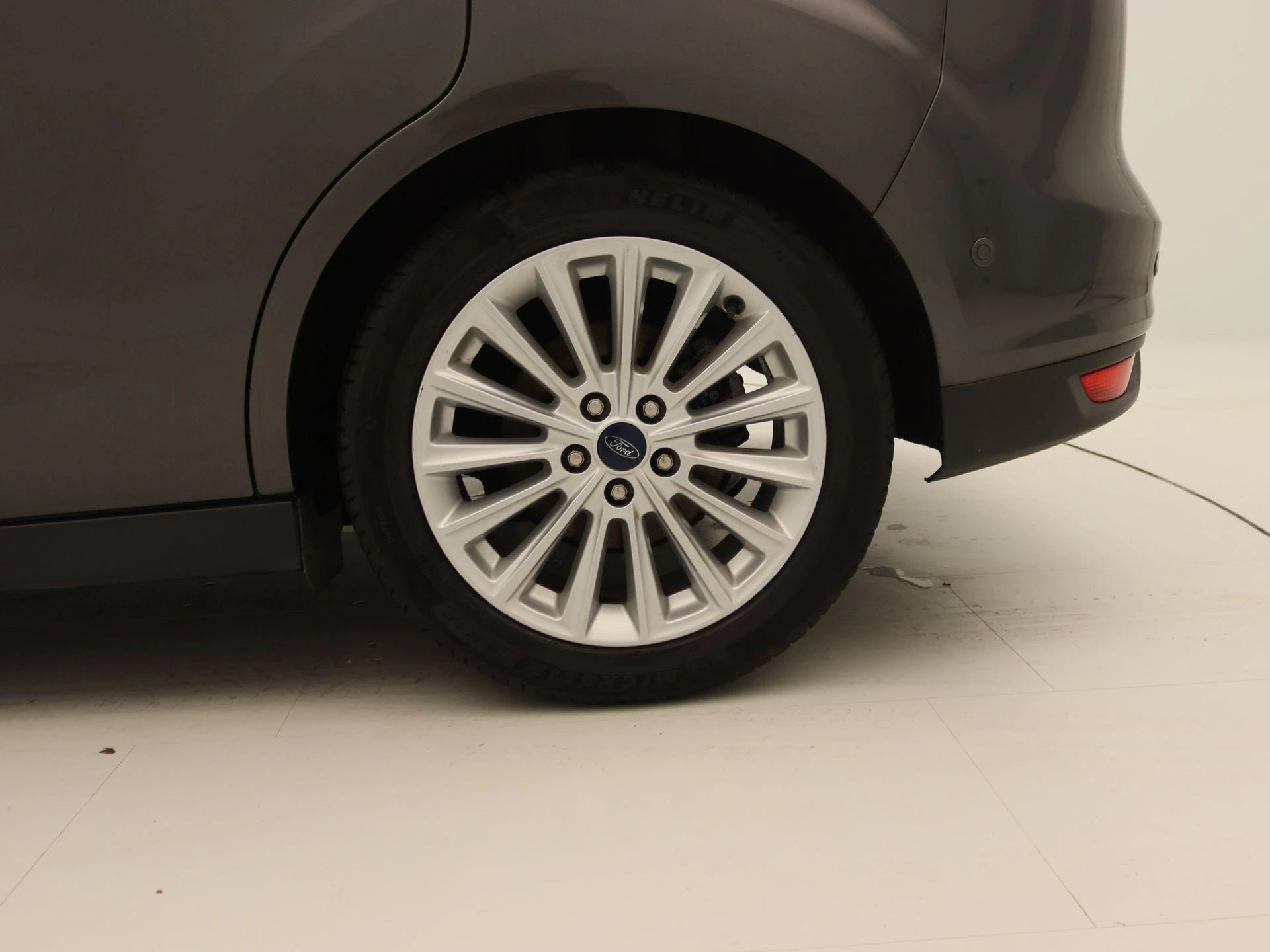 Ford-C-MAX-image-15