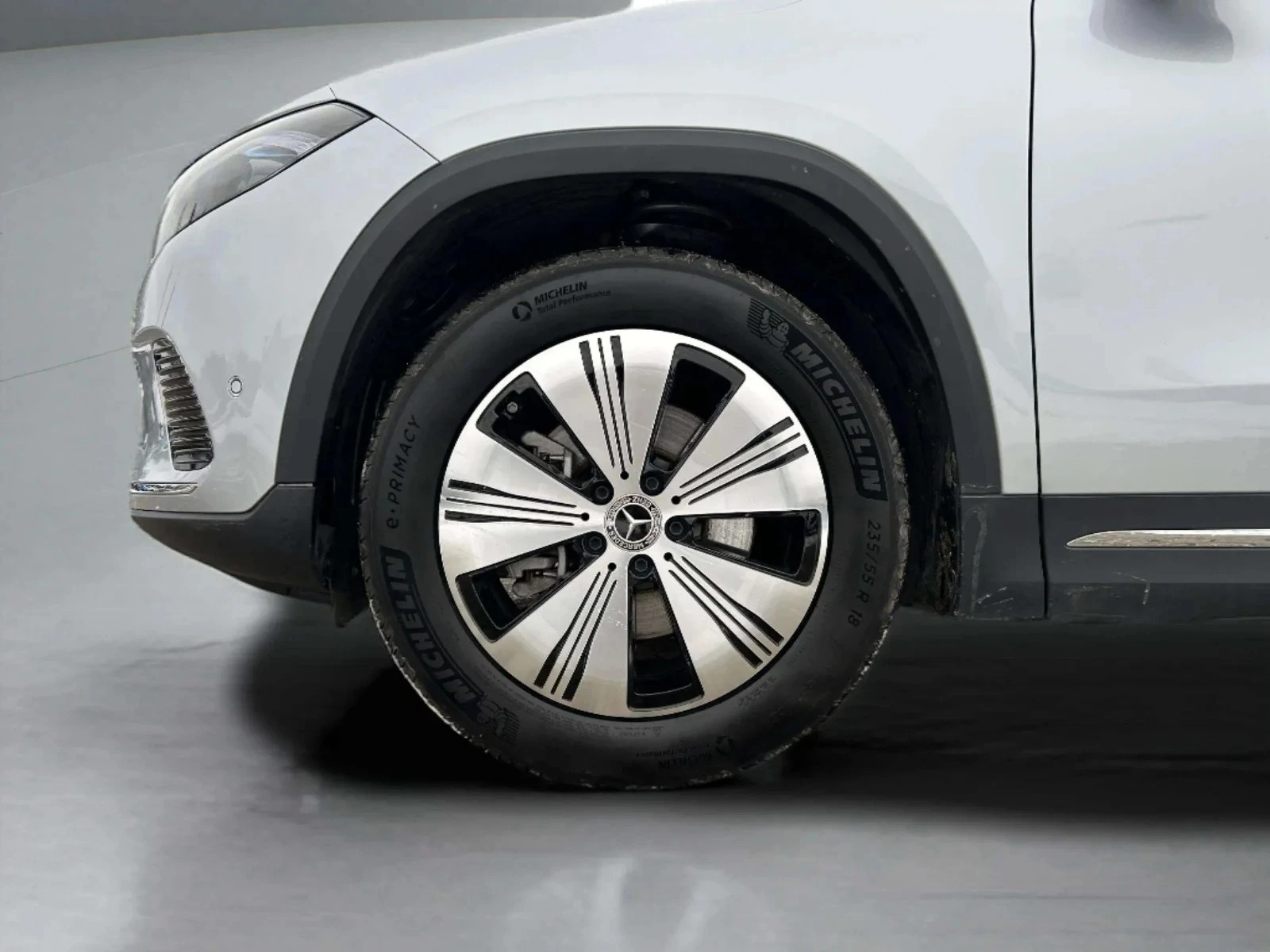 Mercedes-Benz-EQA-image-7