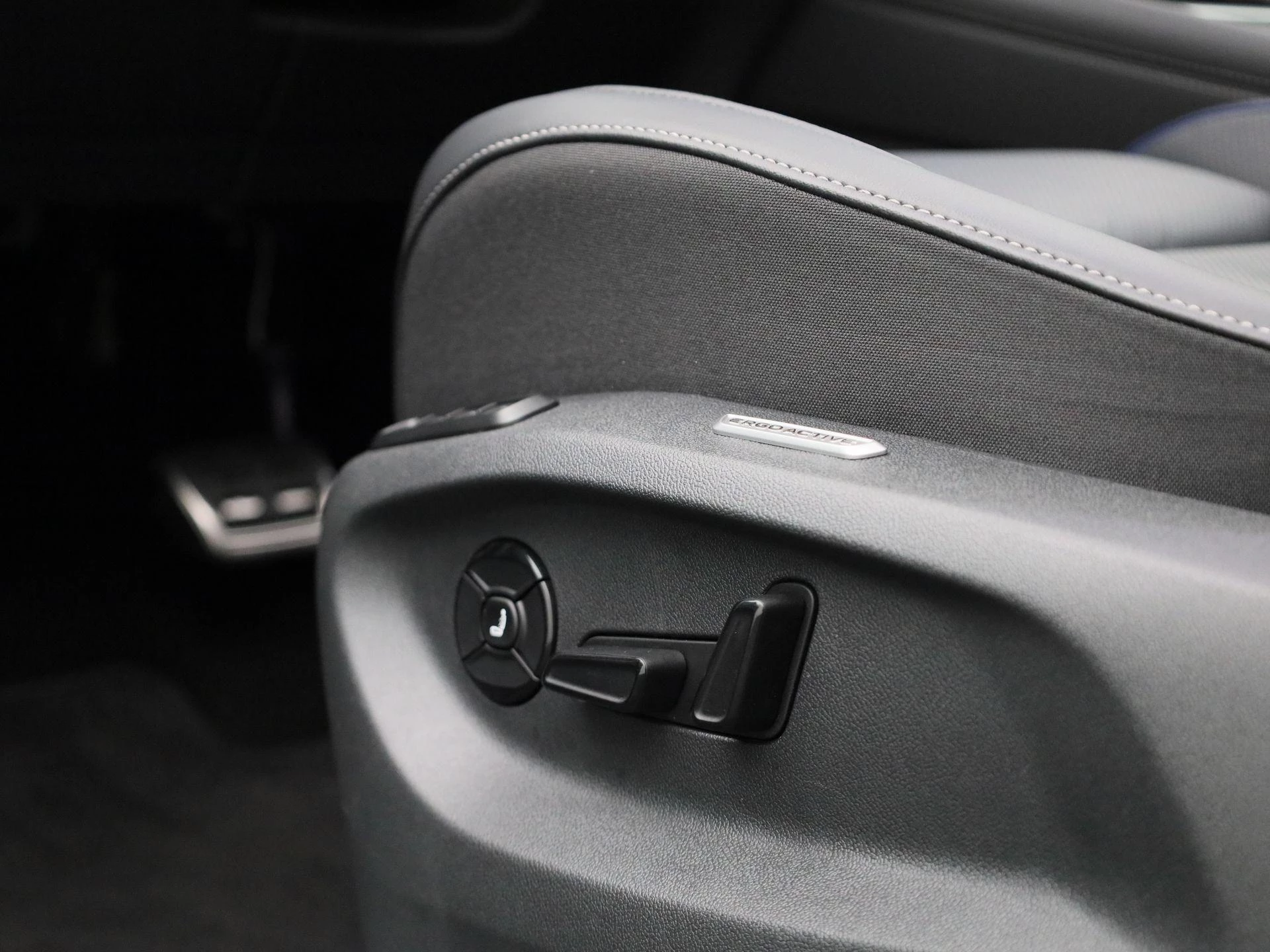 Volkswagen-Tiguan-image-35