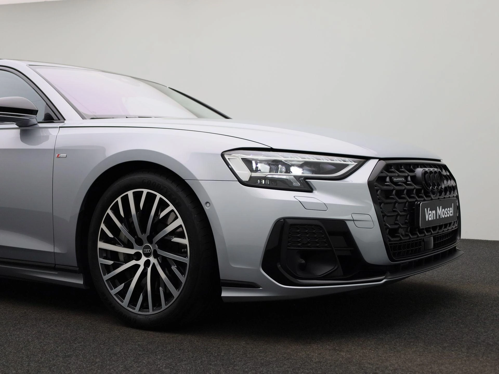 Audi-A8-image-66
