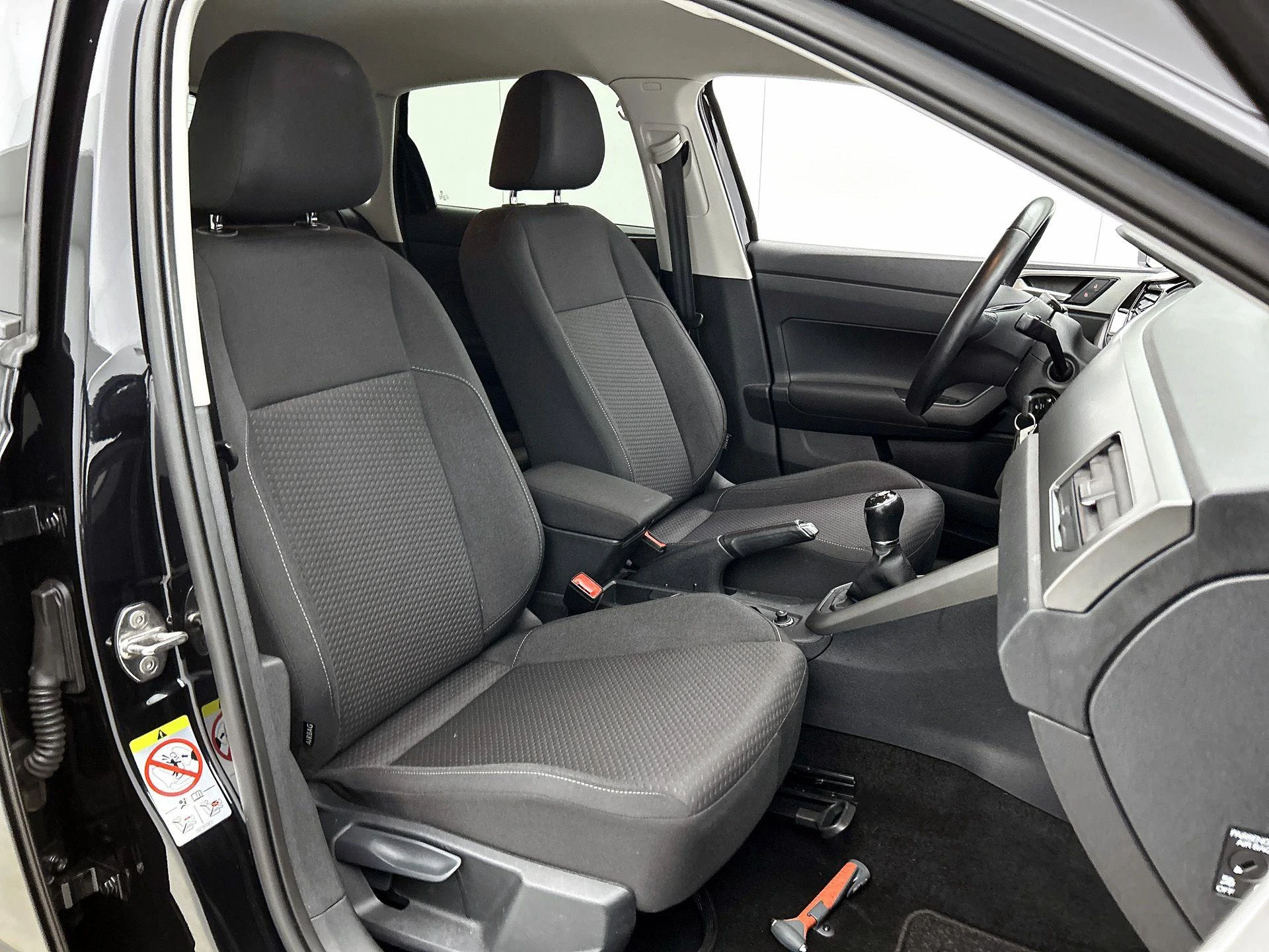 Volkswagen-Polo-image-36